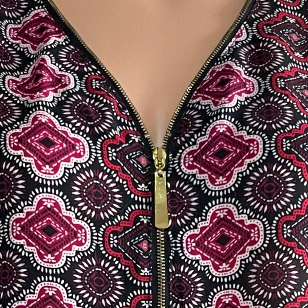Tacera Blouse SZ - M - Picture 2 of 6